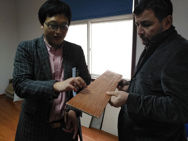 Azerbaijan customers visit the company glass magnesium board equipment